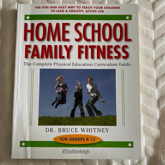 Home School Family Fitness Paperback Book For Grades K - 12 - Picture 1 of 3
